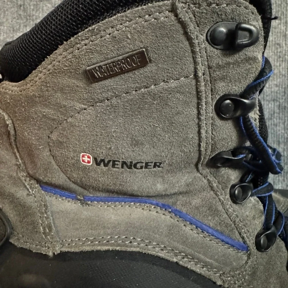 Wenger Mens Waterproof Hiking Boots Grey Suede Black Rubber High Top Lug Sole 11